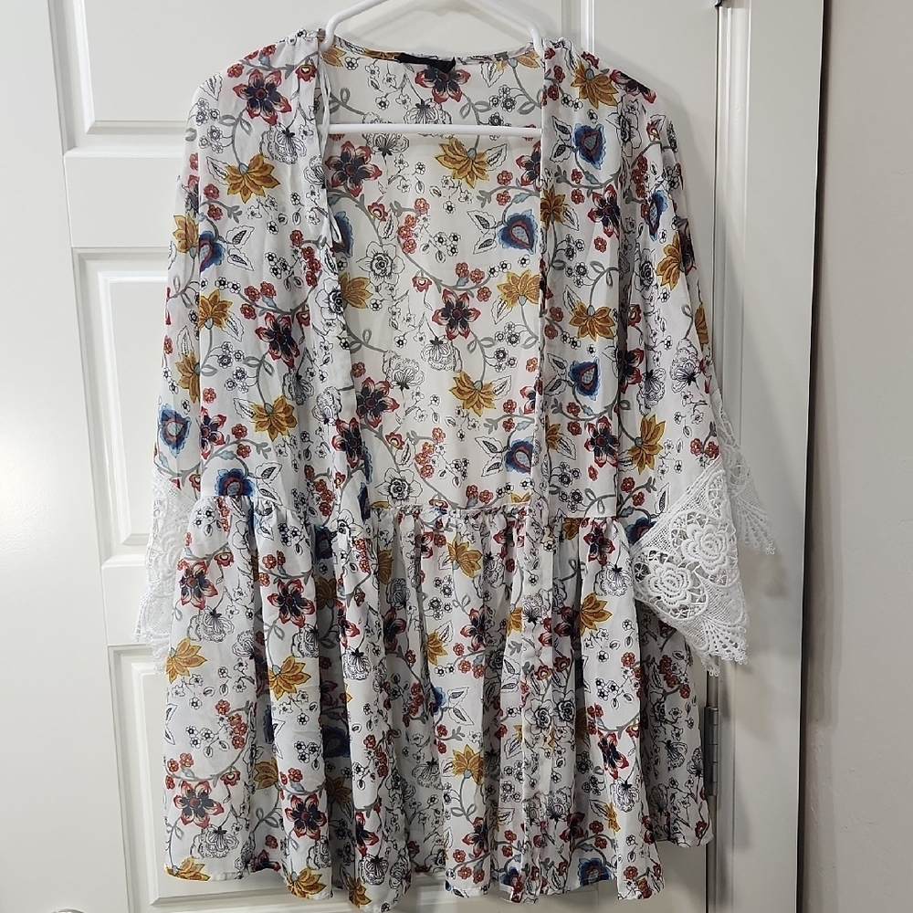 Rachas Floral Kimono Cardigan with Lace Sleeves - Medium